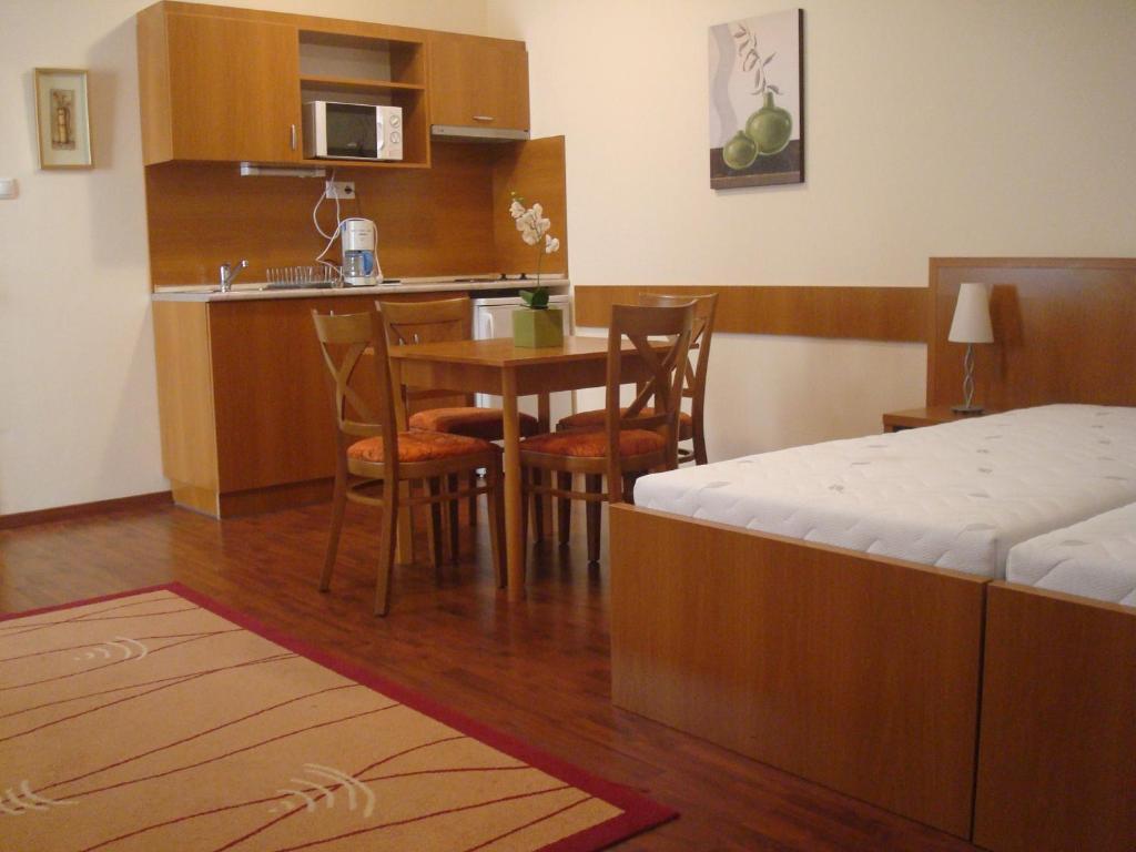 Carpe Diem Apartment Хайдусобосло Номер фото