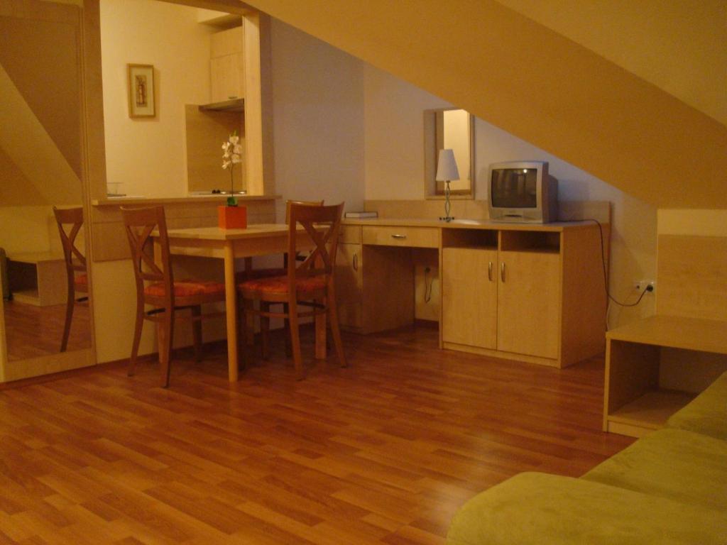 Carpe Diem Apartment Хайдусобосло Номер фото