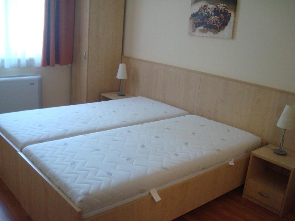 Carpe Diem Apartment Хайдусобосло Номер фото