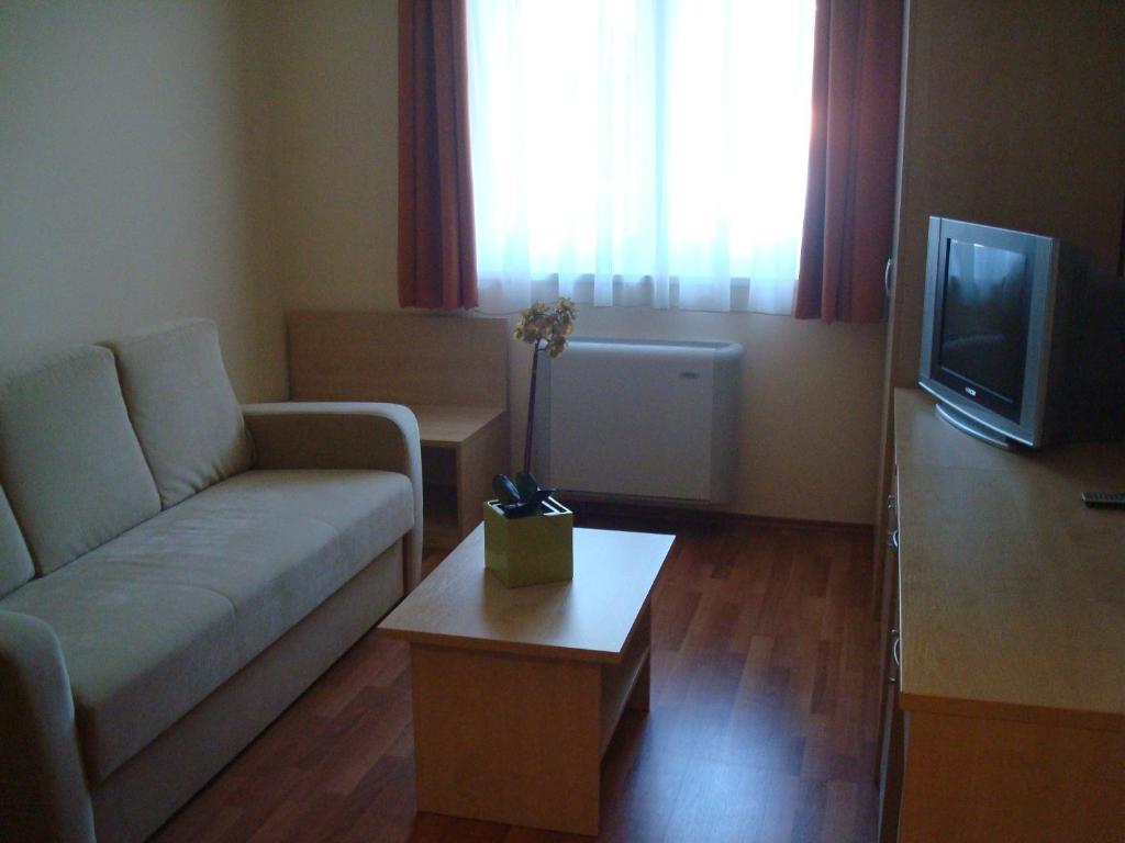 Carpe Diem Apartment Хайдусобосло Номер фото