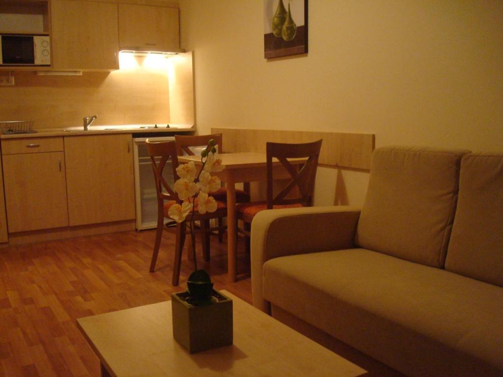 Carpe Diem Apartment Хайдусобосло Номер фото