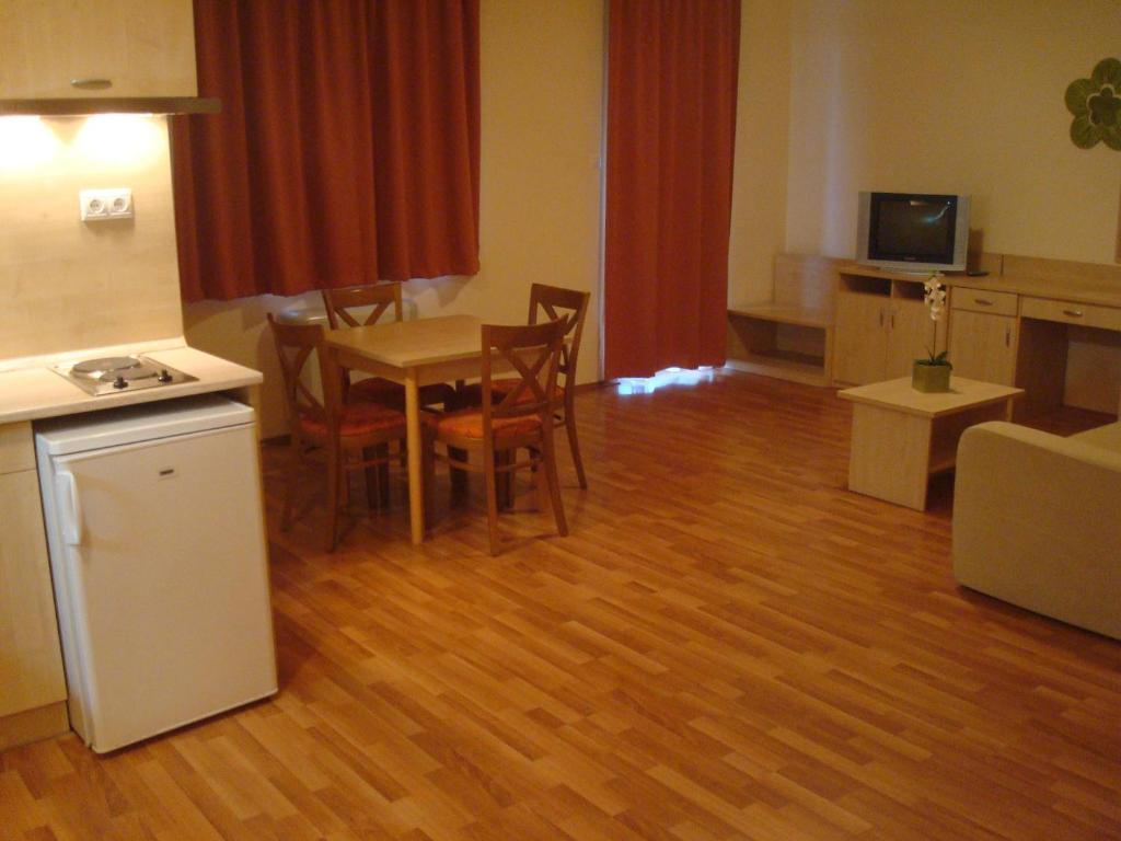 Carpe Diem Apartment Хайдусобосло Номер фото