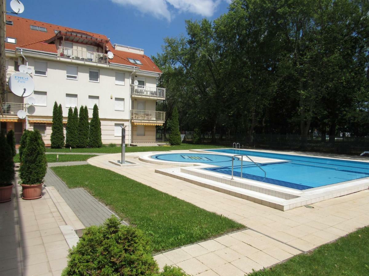 Carpe Diem Apartment Хайдусобосло Экстерьер фото