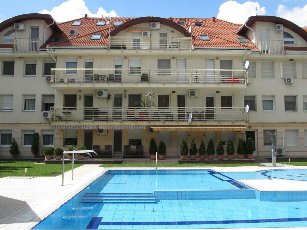 Carpe Diem Apartment Хайдусобосло Экстерьер фото